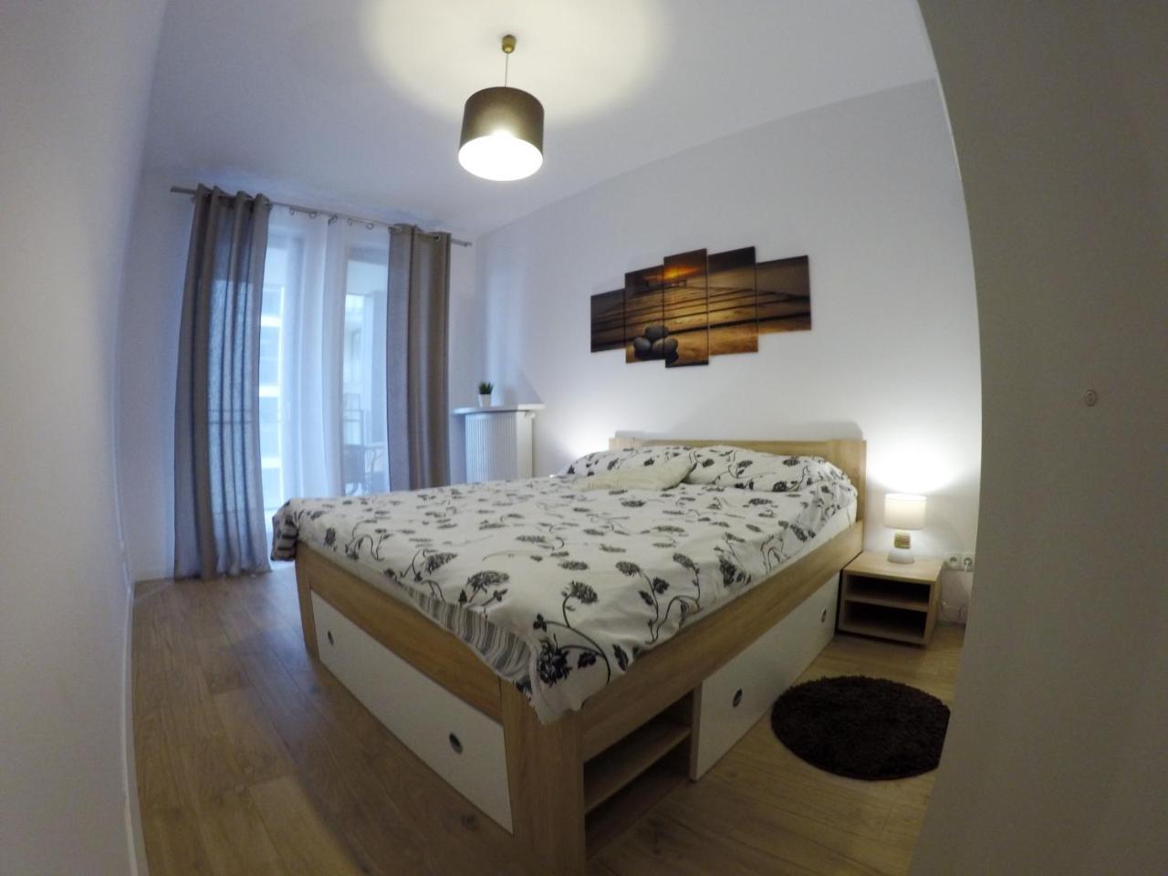 Apartament Obrzezna 3 Deluxe Varsavia Esterno foto